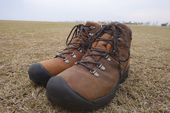 初めてのハイキングシューズにもオススメ！KEEN ピレニーズ｜ITEM 