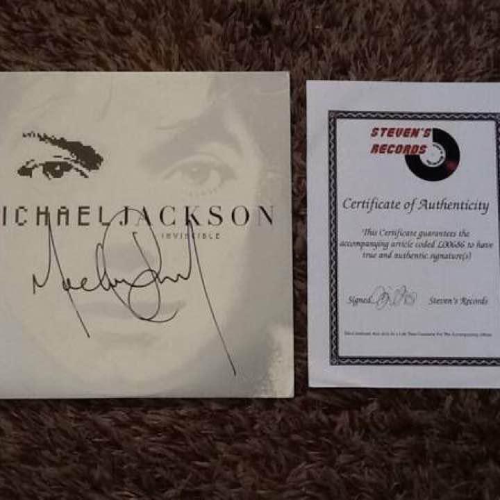 Michael Jackson /証明書付直筆サイン入り Invincible