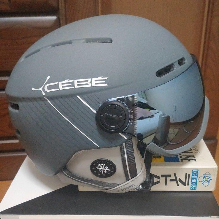 ★美品★CEAE★スキーヘルメット★バイザー付き★メガネ着用★Mサイズ56-58