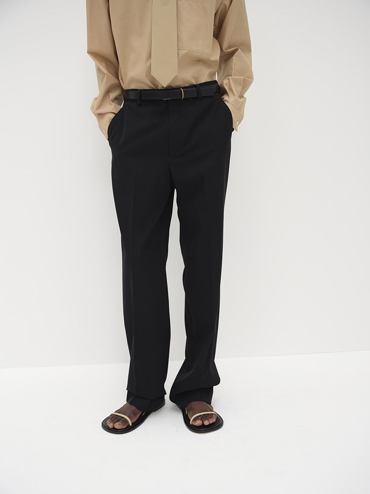 LIGHT WOOL MAX GABARDINE SLACKS - AURALEE Official Website LIGHT WOOL MAX GABARDINE SLACKS - AURALEE Official Website