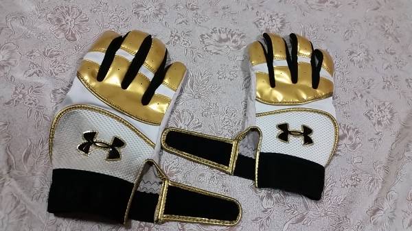 ソフトバンクホークス 柳田悠岐選手実使用バッティンググローブ(実使用 